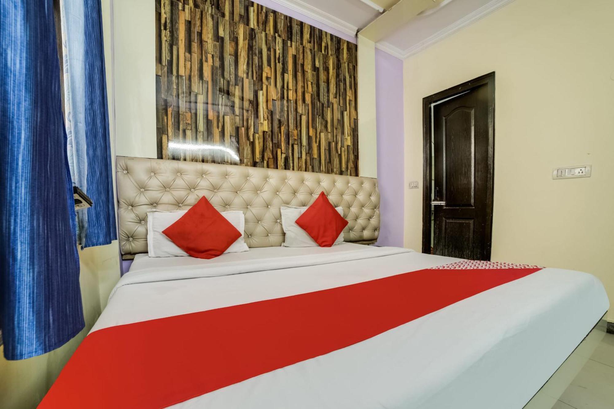 Hotel O Radha Krishna New Delhi