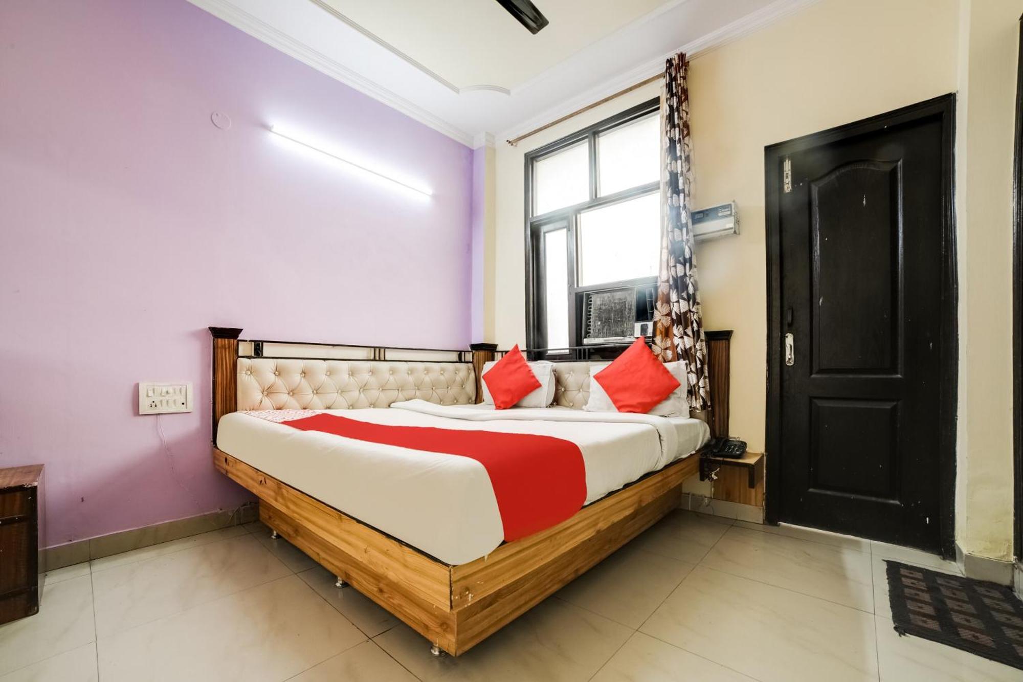 O Radha Krishna 3* New Delhi