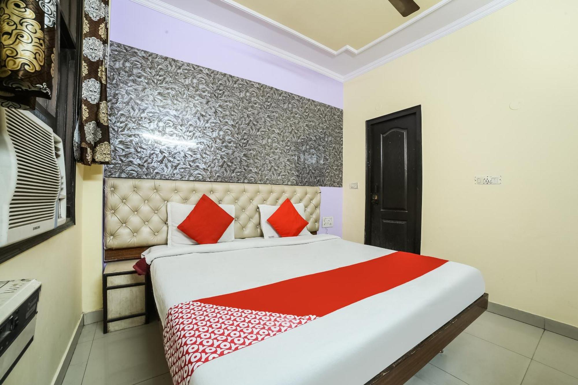 O Radha Krishna 3* New Delhi