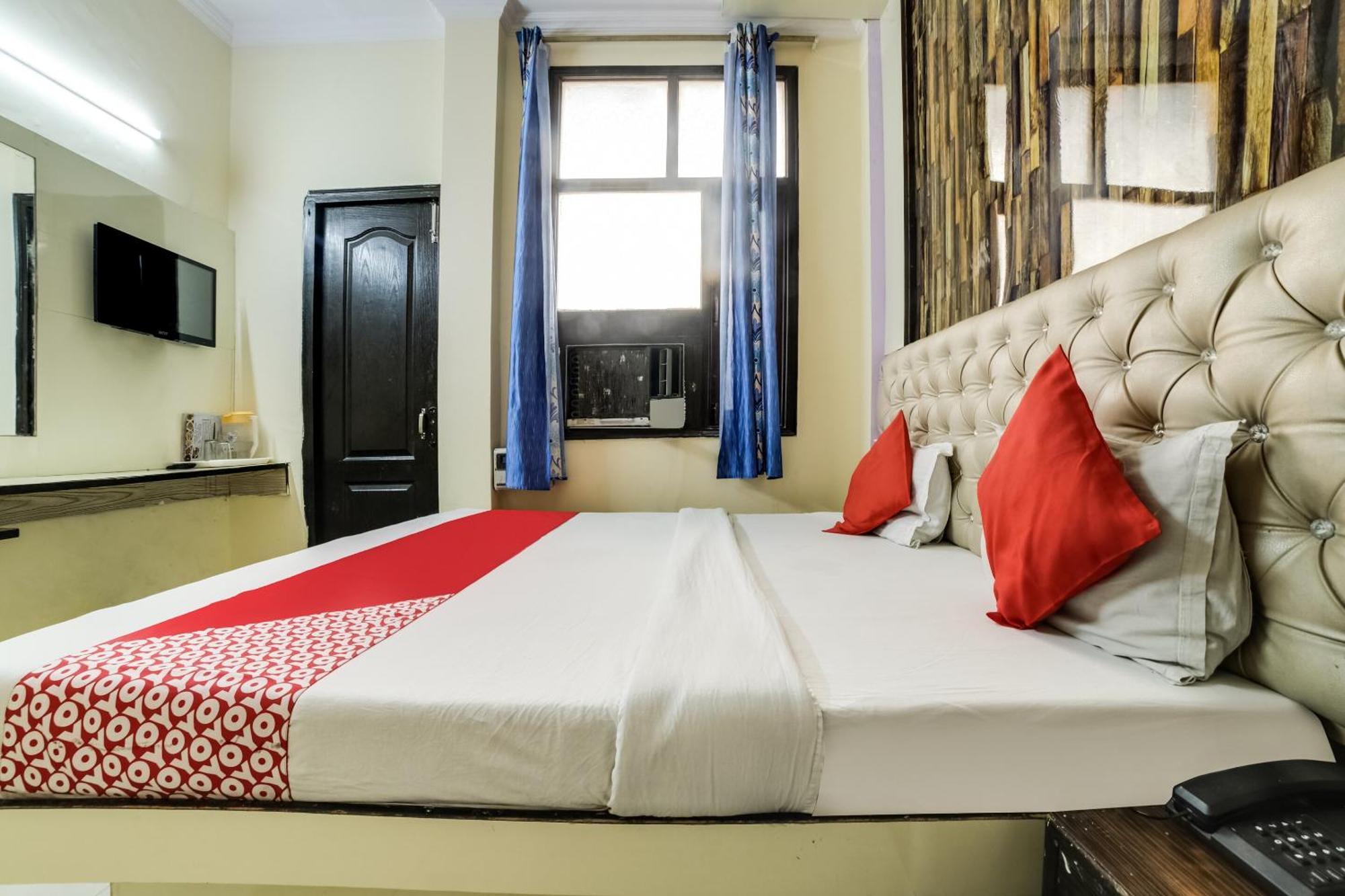 Hotel O Radha Krishna 3*